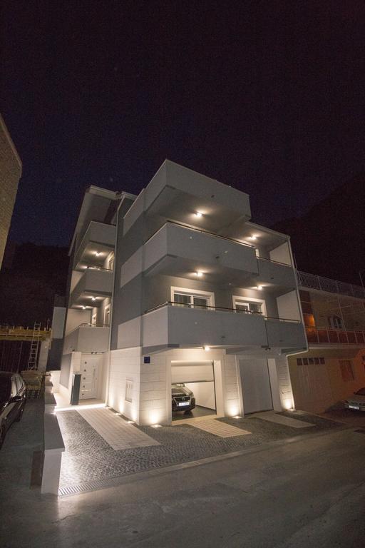 Lct Apartment Laura Omiš Exteriör bild
